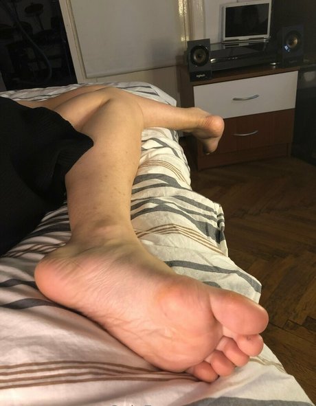 Naakte gelekte OnlyFans-foto van Aimeefeetxx