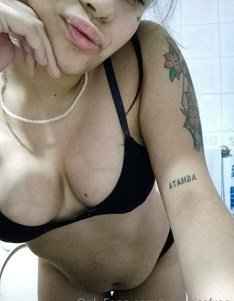 Krisskissfree