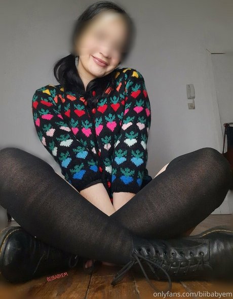 Naakte gelekte OnlyFans-foto van Emiliamars