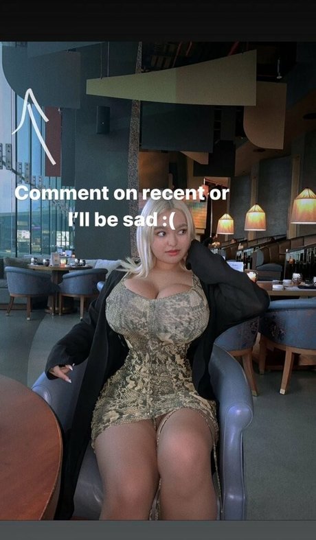 Naakte gelekte OnlyFans-foto van Karina Grinberryall