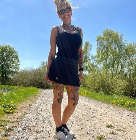Naakte gelekte OnlyFans-foto van Winnie Nielsen