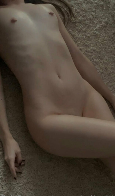 Naakte gelekte OnlyFans-foto van Panirozpusta