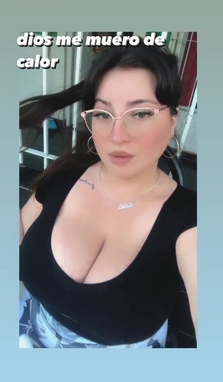 Naakte gelekte OnlyFans-foto van Estefania Rodriguez