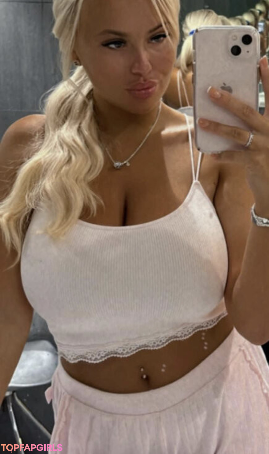 Naakte gelekte OnlyFans-foto van Shauni Scanlan #61 Naakte gelekte OnlyFans-foto van Shauni Scanlan #61