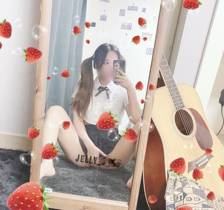 Naakte gelekte OnlyFans-foto van Jelly00