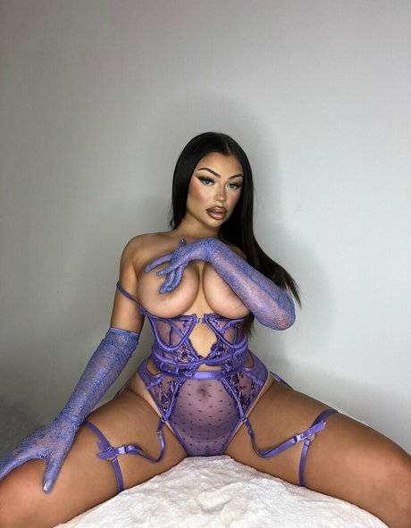 Hollyydollyy