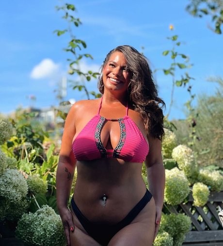 Naakte gelekte OnlyFans-foto van Cheryl Jansen