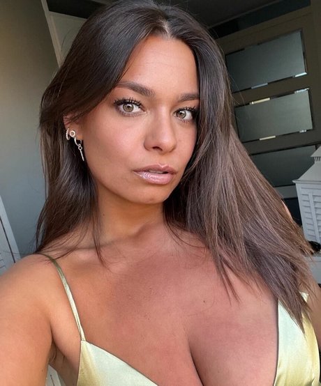 Naakte gelekte OnlyFans-foto van Cheryl Jansen