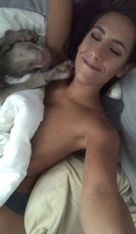 Naakte gelekte OnlyFans-foto van Courtney Callihan