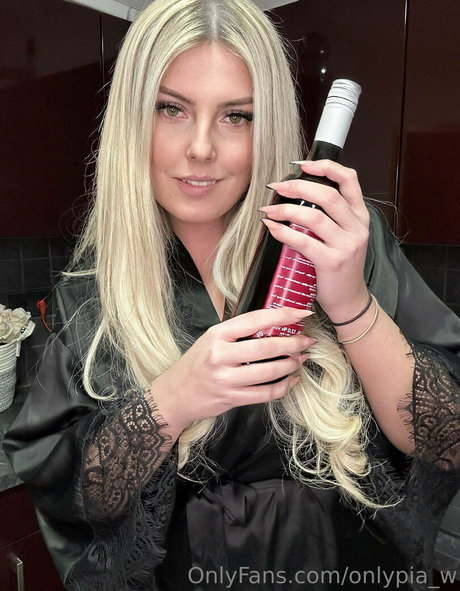 Naakte gelekte OnlyFans-foto van Onlypiaw