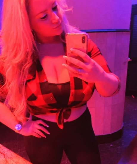 Blondiepomie