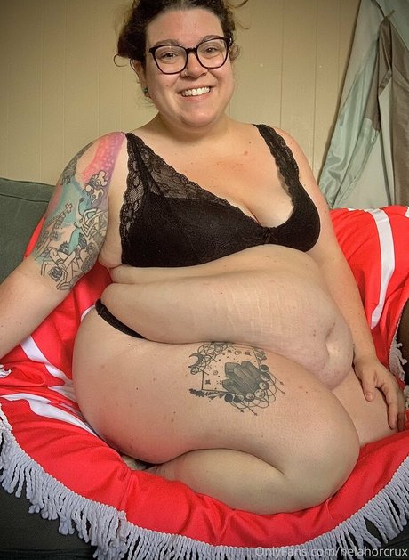 Naakte gelekte OnlyFans-foto van Helastonedbbw