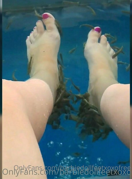 Naakte gelekte OnlyFans-foto van Barbiedollfeetxoxofree
