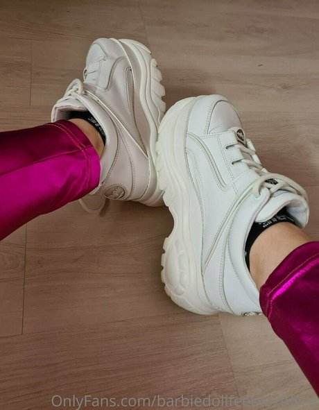 Barbiedollfeetxoxofree