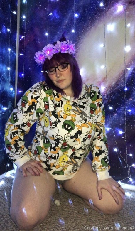 Naakte gelekte OnlyFans-foto van Thamilfpanda