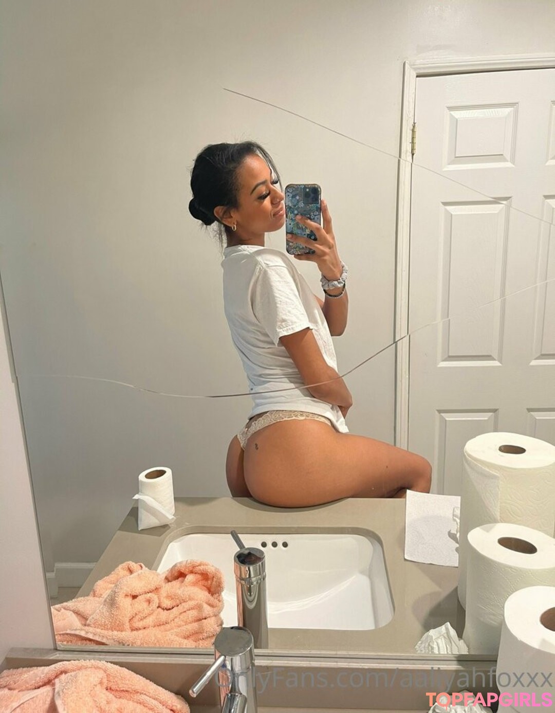 Naakte gelekte OnlyFans-foto van Aaliyahfoxxx #54 Naakte gelekte OnlyFans-foto van Aaliyahfoxxx #54