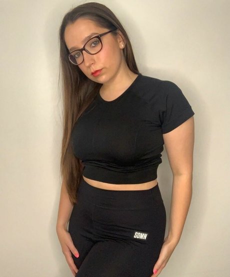 Naakte gelekte OnlyFans-foto van Kirsty Louise Wells