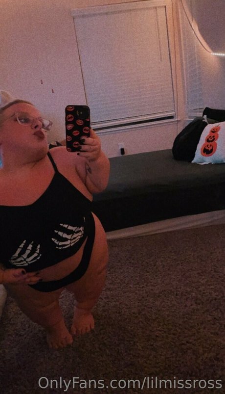 Naakte gelekte OnlyFans-foto van Lilmissross