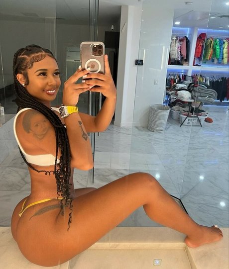 Naakte gelekte OnlyFans-foto van Ohsoyoujade