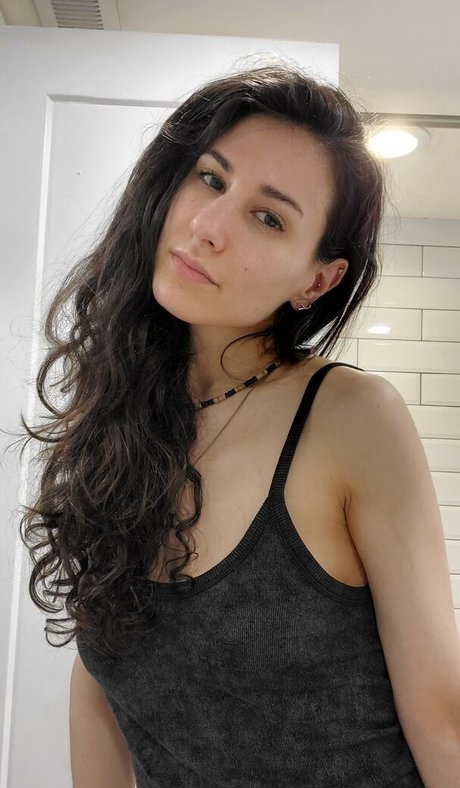 Naakte gelekte OnlyFans-foto van Zehava Glazier