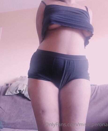 Naakte gelekte OnlyFans-foto van Missperona