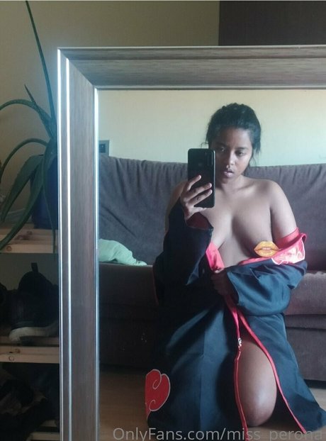 Naakte gelekte OnlyFans-foto van Missperona