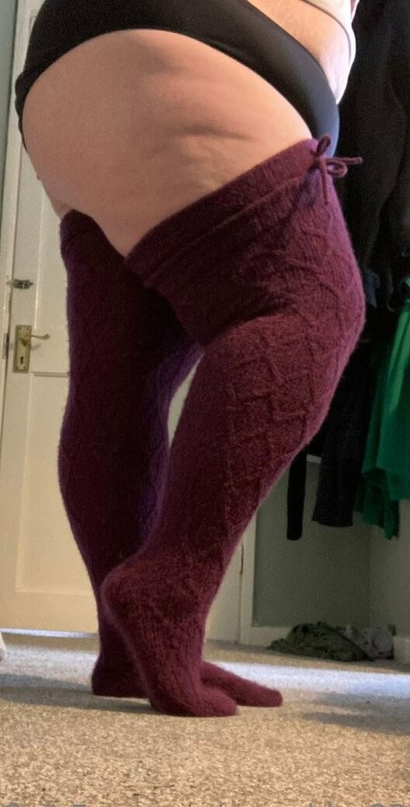 Naakte gelekte OnlyFans-foto van Curvybbw22