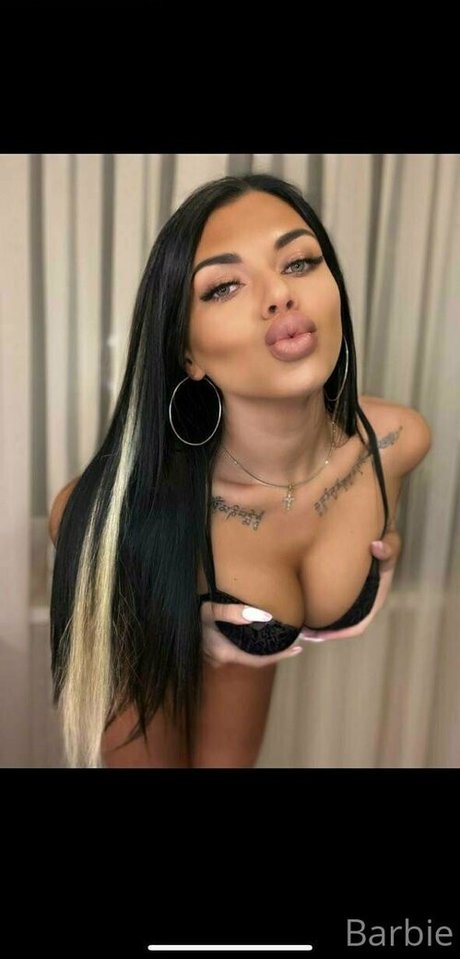 Naakte gelekte OnlyFans-foto van Barbie33