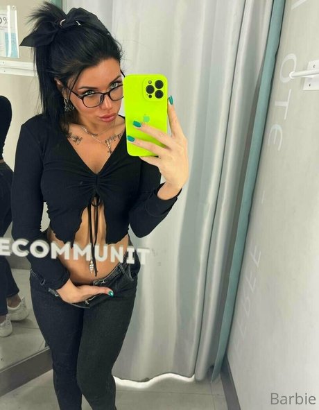 Naakte gelekte OnlyFans-foto van Barbie33