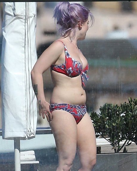 Naakte gelekte OnlyFans-foto van Kelly Osbourne