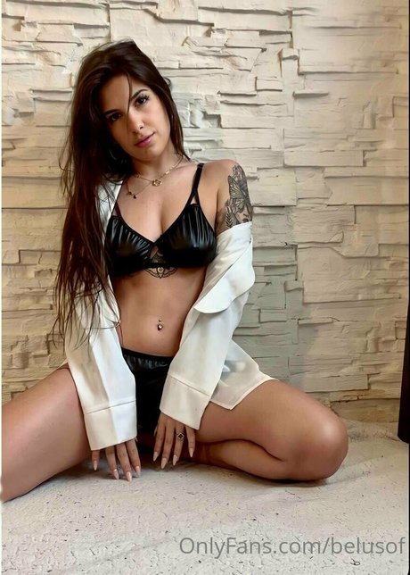 Naakte gelekte OnlyFans-foto van Beluusbel