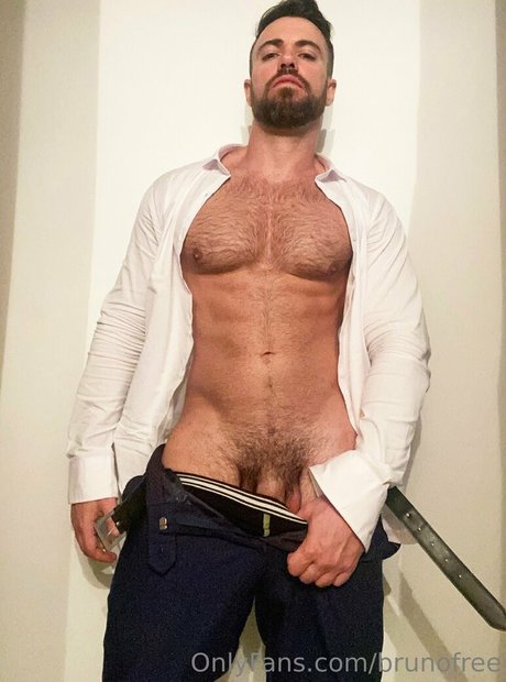 Naakte gelekte OnlyFans-foto van Brunofree