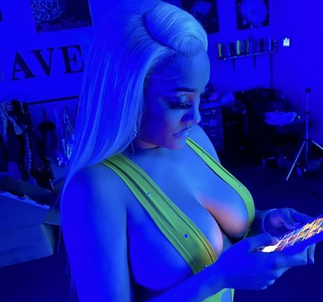 Naakte gelekte OnlyFans-foto van Natalienunn