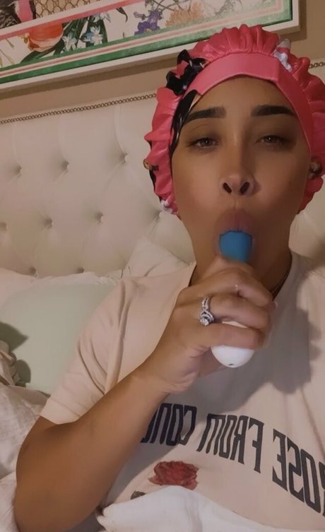 Naakte gelekte OnlyFans-foto van Natalienunn