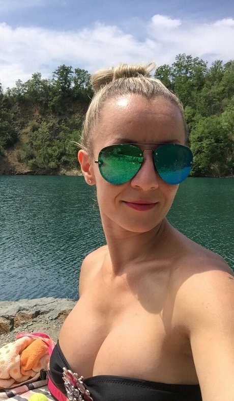 Naakte gelekte OnlyFans-foto van Monicasaintxxx