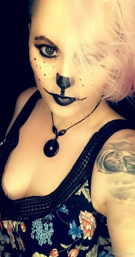 Weirdartgirljo