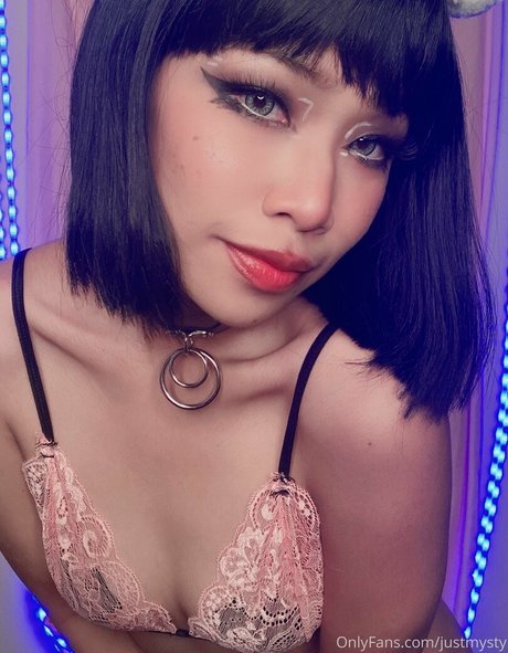 Naakte gelekte OnlyFans-foto van Justmysty