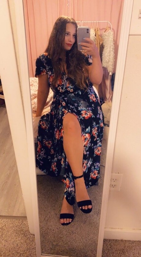 Naakte gelekte OnlyFans-foto van Luckywithlola