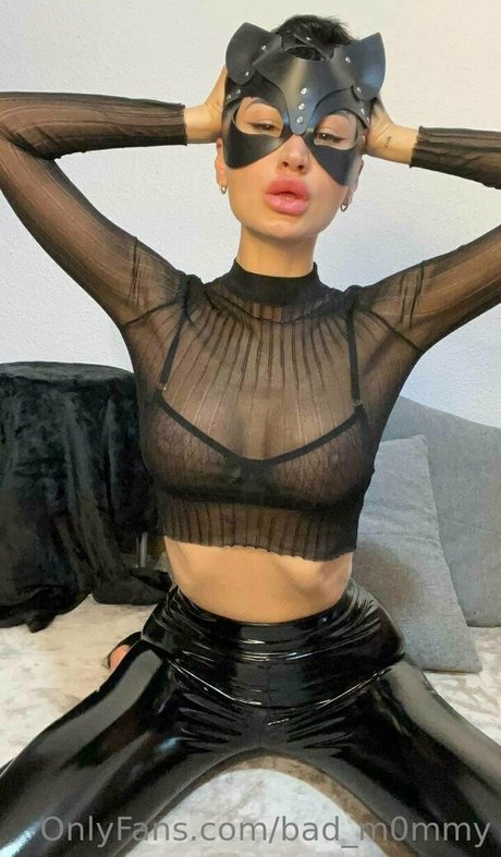 Naakte gelekte OnlyFans-foto van Badm0mmy