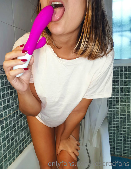 Naakte gelekte OnlyFans-foto van Roseredfans