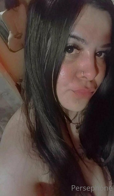 Naakte gelekte OnlyFans-foto van Perseephone