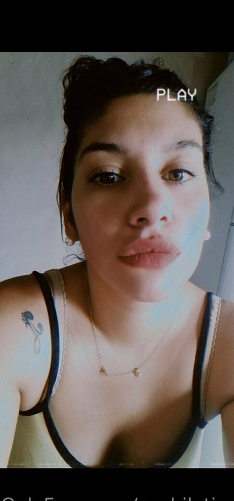 Naakte gelekte OnlyFans-foto van Sophilatinaqueen