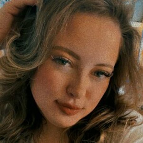 Naakte gelekte OnlyFans-foto van Alliebby22