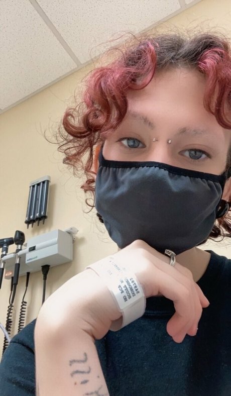 Naakte gelekte OnlyFans-foto van Mariethegasqueen