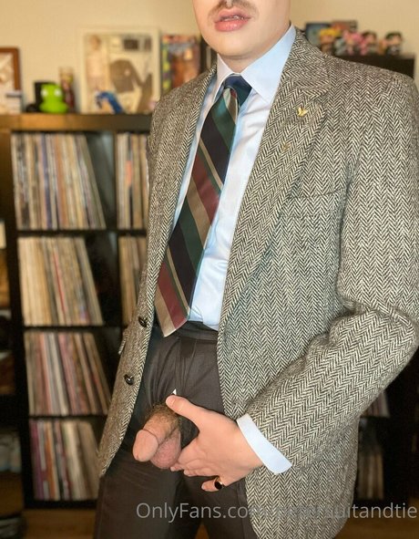 Petersuitandtie