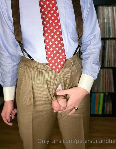Petersuitandtie