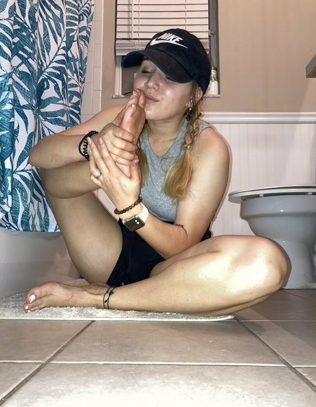 Naakte gelekte OnlyFans-foto van Rhiannongoddess