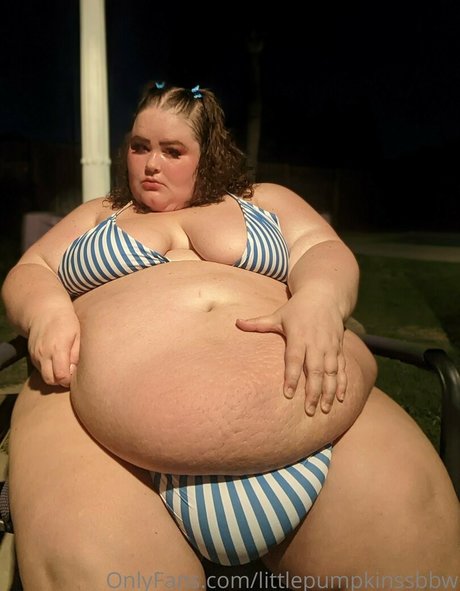 Naakte gelekte OnlyFans-foto van Littlepumpkinssbbw