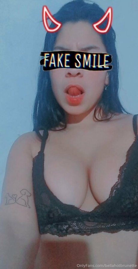 Naakte gelekte OnlyFans-foto van Bellahotbrunette