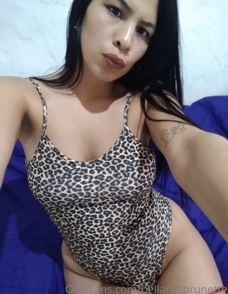 Bellahotbrunette